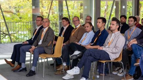 Spannung im Auditorium vor den Pitches